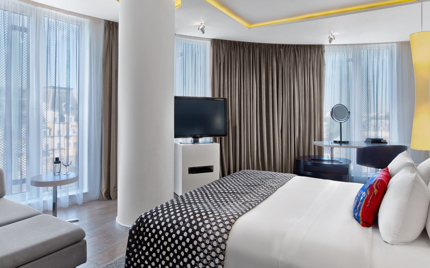 Cool Hotels London Book A Stay In Leicester Square W W London Leicester Square Cool Corner Room